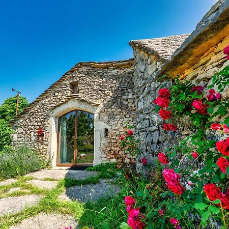 De L'aire A La Viale Holiday home